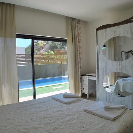Villa Sade 2 *